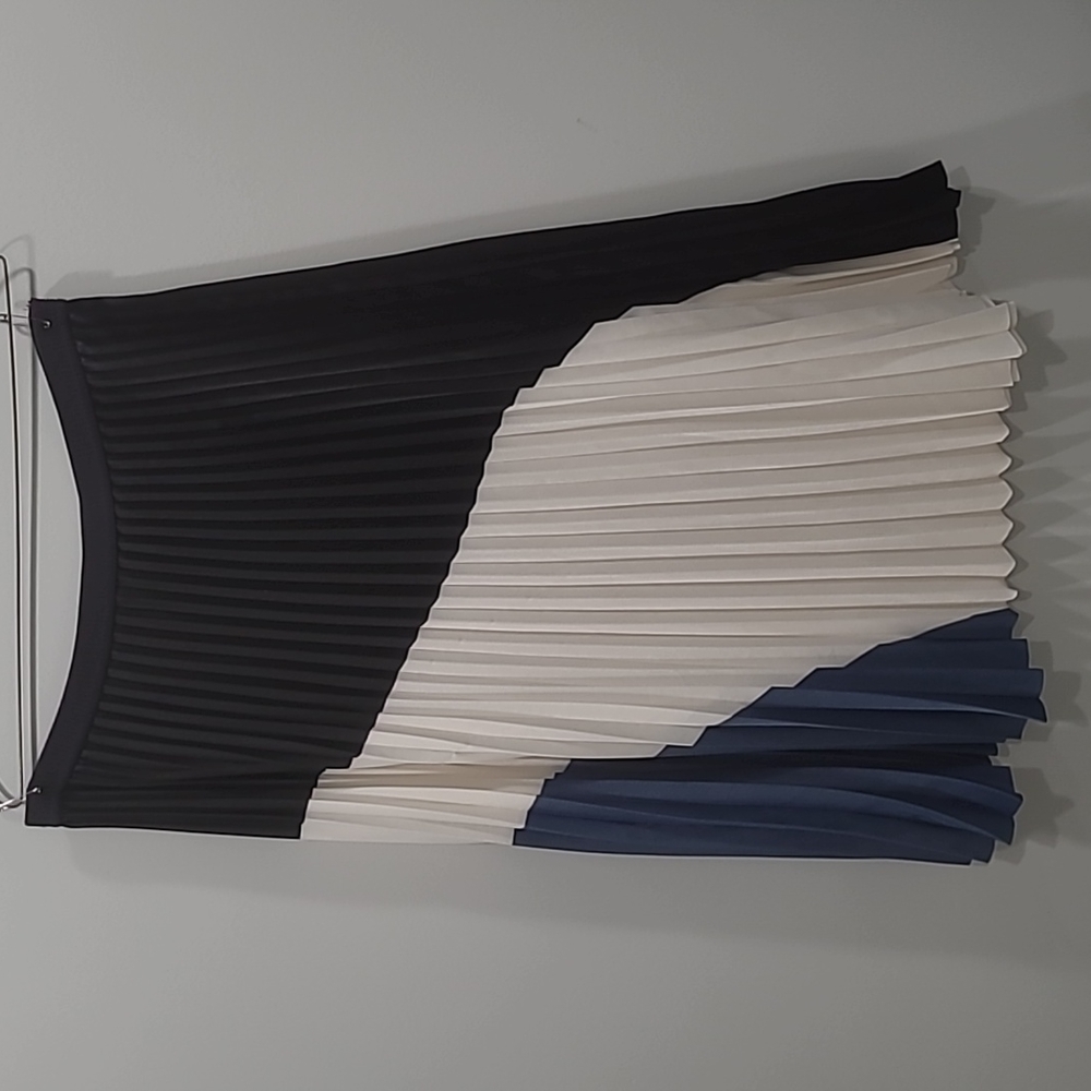 H&M Black, White & Navy Pleated Colorblock Midi Skirt